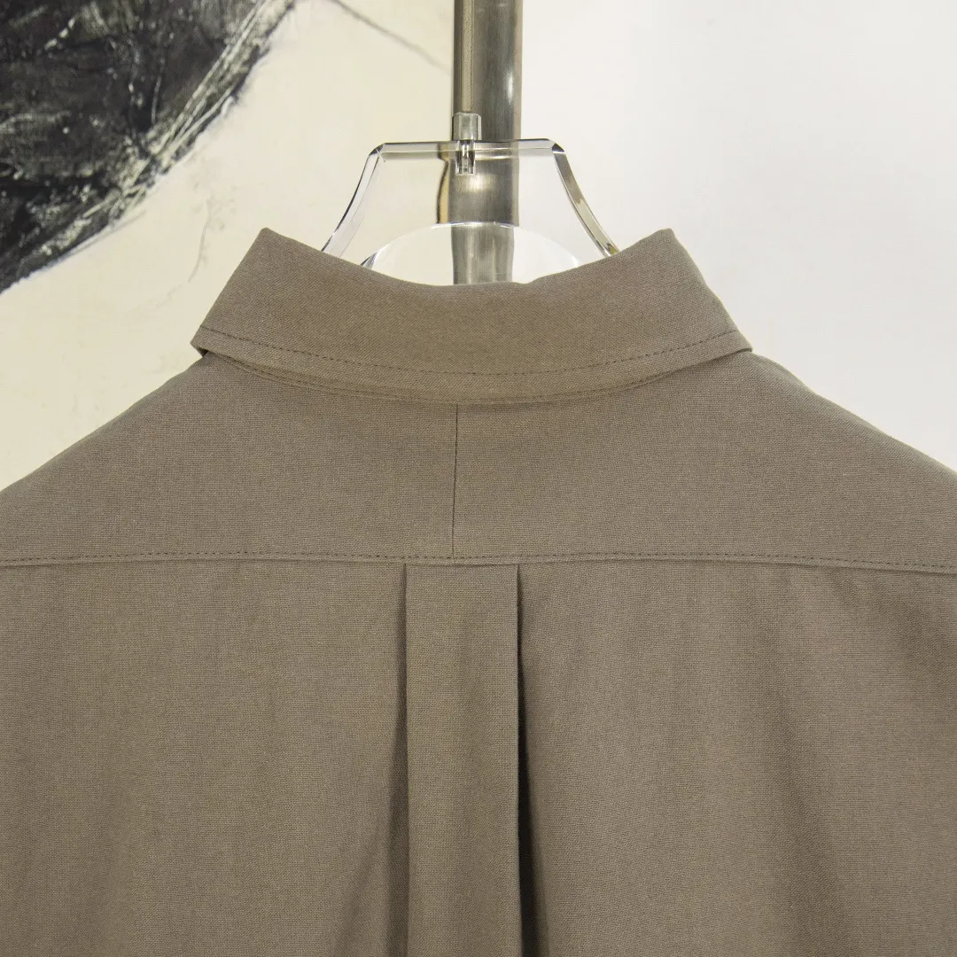 P270 zp version [Exclusive supply] Ralph Lauren/Ralph Lauren's classic evergreen single product 100 cotton Oxford spun old money style casual long-sleeved shirt. 100% restored workmanship. The entire garment is embedded with seams and clean edges. The upper back seams are reorganized for a better fit. ✅ 100 cotton Oxford spun on the face. Pre-wash treatment. The texture is tight and soft. ✅ Custom dyed original pearlescent white bottom buttons. Size partitions. ✅ Special shaped chiffon foil is included in the collar door tube. It is not easy to deform and pull. ✅ RL classic version of the Oxford shirt. The thick and crisp feeling brought by the Oxford cloth. It can be worn alone or as an outer layer. It can be worn in all seasons. It is a must-have item in the wardrobe. Get it with your eyes closed. Color: black, white, pink, blue, carbon gray, khaki, navy blue and red label, dark blue and white label (8 colors) Size: S M L XL Number: WW10971